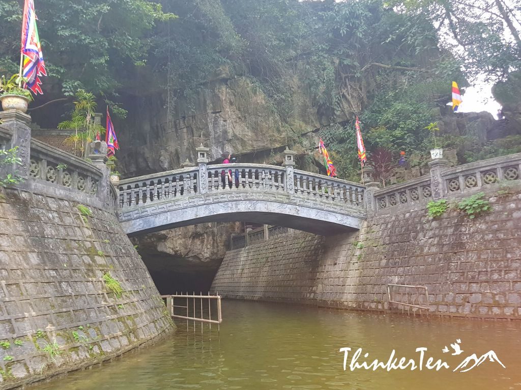 Vietnam : A Fun Day Cycling & Boat Ride Through Trang An Grottoes!