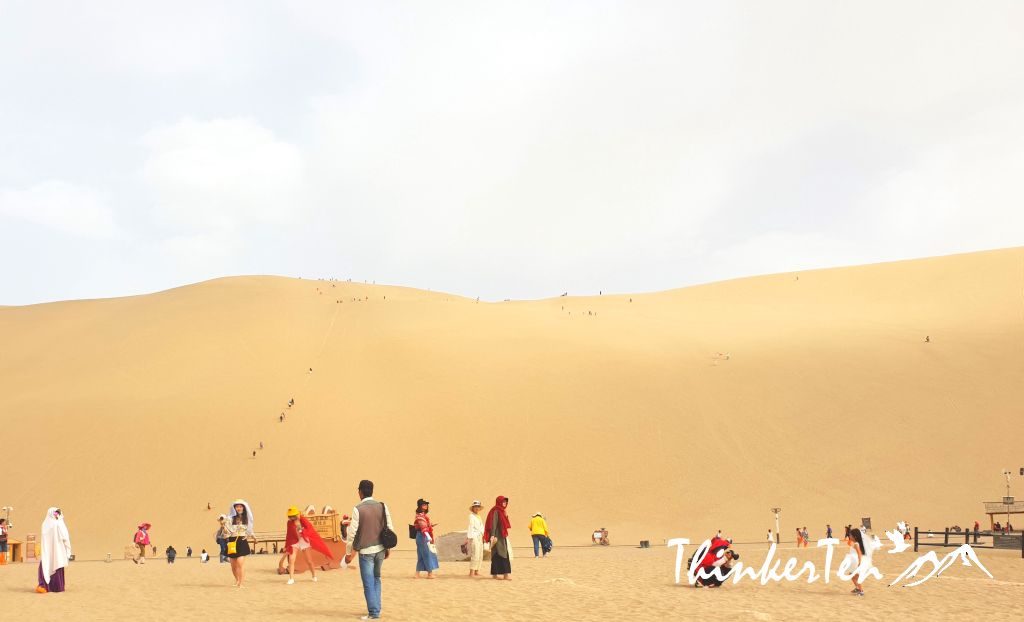An Oasis in Silk Road : 13 Things you need to know before visiting Echoing Sand Mountains & Cresent Moon Lake 鸣沙山月牙泉