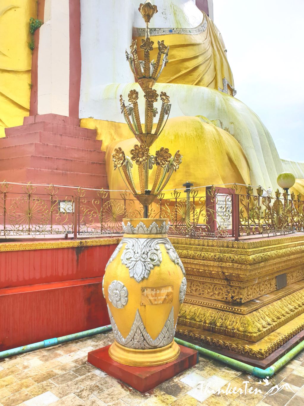 Myanmar Bago : 4 Seated Buddha - Kyaik Pun Pagoda