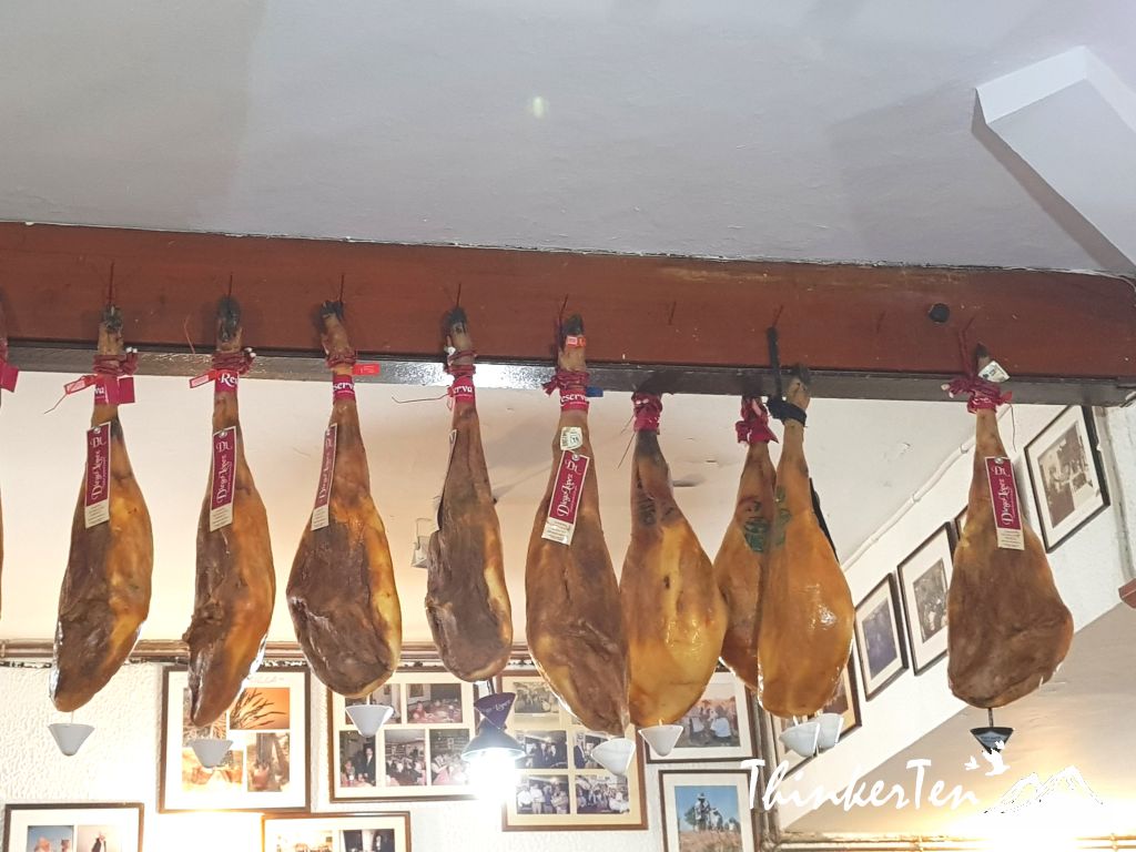 Must try dish in Segovia - The Suckling Pig @ Restaurante El Cordero Review