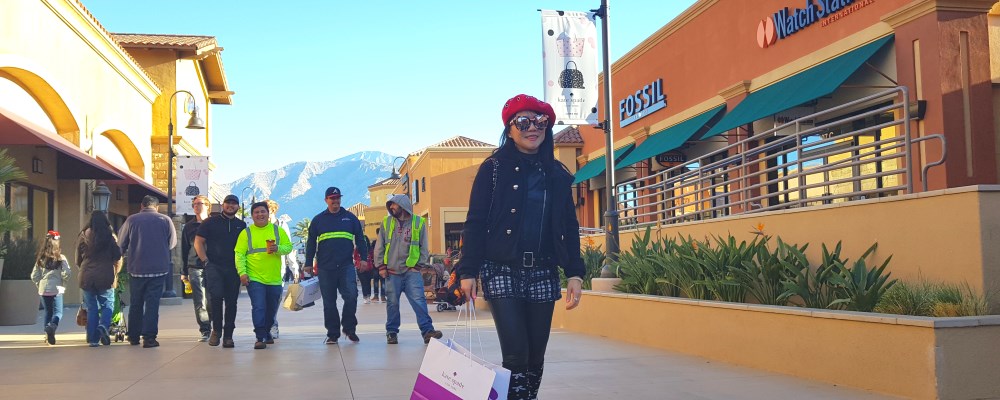 Outlet centre in Cabazon, CA - Cabazon Outlets - 19 stores