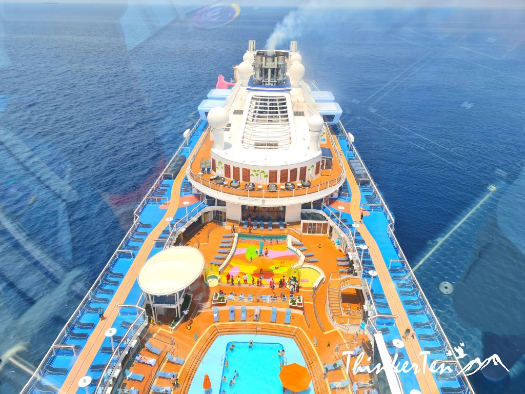 Royal Caribbean (Quantum of the Seas) vs World Dream Cruise - Cruise to Nowhere